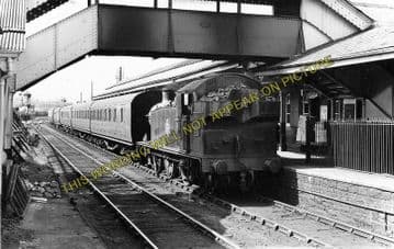 Aberdare High Level Railway Station Photo. Mountain Ash - Trecynon. GWR. (2)..