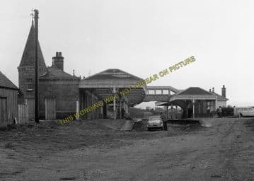 Aboyne Railway Station Photo. Dess - Dinnett. Lumphanan to Ballater Line. (10)