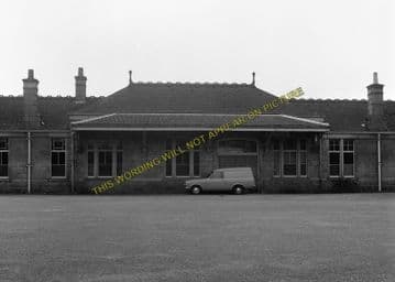 Aboyne Railway Station Photo. Dess - Dinnett. Lumphanan to Ballater Line. (14)