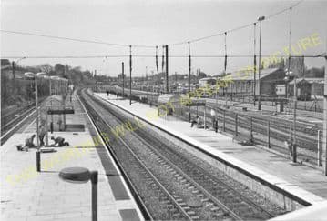 Acton Main Line Railway Station Photo. Paddington - Ealing Broadway Line. (6)