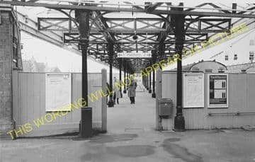Addiscombe Road Railway Station Photo. Woodside and South Norwood Line. (12)