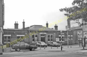 Addiscombe Road Railway Station Photo. Woodside and South Norwood Line. (9)