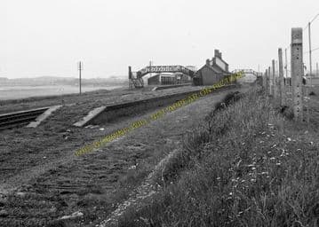 Afonwen Railway Station Photo. Abererch - Criccieth. Pwllheli to Portmadoc. (12)