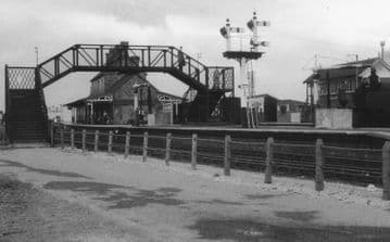 Afonwen Railway Station Photo. Abererch - Criccieth. Pwllheli to Portmadoc. (21)