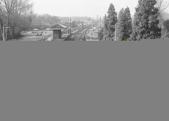 Aldermaston Railway Station Photo. Theale - Midgham. Reading to Newbury. (8)