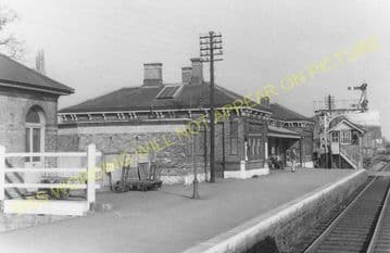 Aldershot North Camp Railway Station Photo. Farnborough - Ash and Guildford (10)