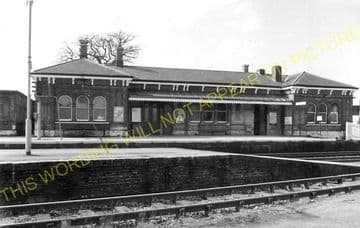 Aldershot North Camp Railway Station Photo. Farnborough - Ash and Guildford (12)