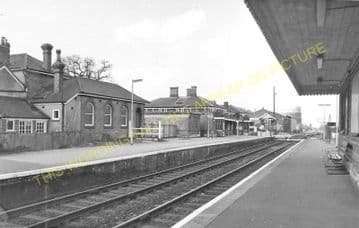 Aldershot North Camp Railway Station Photo. Farnborough - Ash and Guildford (15)