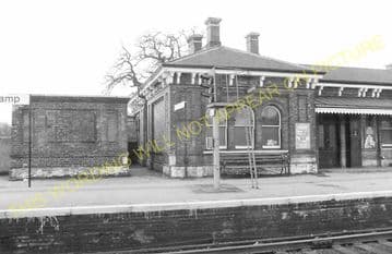 Aldershot North Camp Railway Station Photo. Farnborough - Ash and Guildford (16)