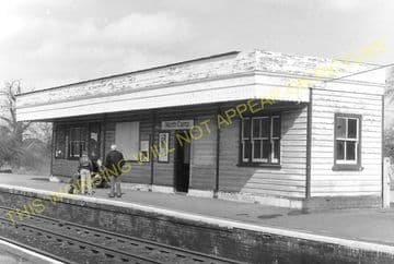 Aldershot North Camp Railway Station Photo. Farnborough - Ash and Guildford (20)