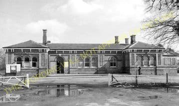 Aldershot North Camp Railway Station Photo. Farnborough - Ash and Guildford (27)