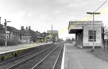 Aldershot North Camp Railway Station Photo. Farnborough - Ash and Guildford (35)