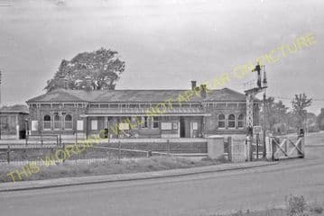 Aldershot North Camp Railway Station Photo. Farnborough - Ash and Guildford (6)