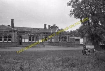 Aldershot North Camp Railway Station Photo. Farnborough - Ash and Guildford (8)