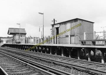 Aldrington Railway Station Photo. Brighton - Portslade. Lancing Line. (1)
