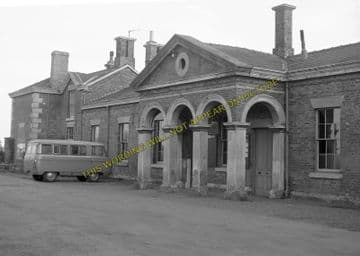 Alford Town Railway Station Photo. Willoughby - Aby. Authorpe Line. (8)