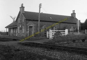 Allanfearn Railway Station Photo. Inverness - Dalcross. Golanfield Line. (1)