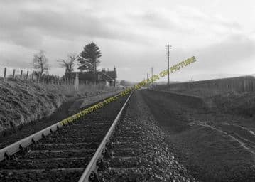 Allanfearn Railway Station Photo. Inverness - Dalcross. Golanfield Line. (2)