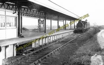 Allhallows-on-Sea Railway Station Photo. Stoke Juntion Line. Isle of Grain. (4)