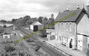 Almondbank Railway Station Photo. Ruthven Road - Tibbermuir. Methven Line (1)..