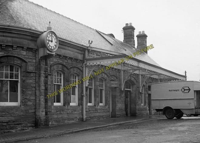 Alnwick Railway Station Photo. Warkworth to Alnmouth and Longhoughton. (11)