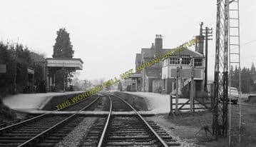 Alresford Railway Station Photo. Ropley - Itchen Abbas. Alton to Winchester (12)