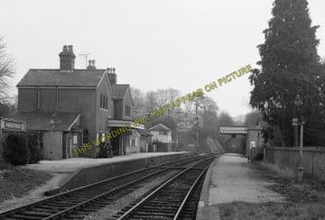 Alresford Railway Station Photo. Ropley - Itchen Abbas. Alton to Winchester (15)