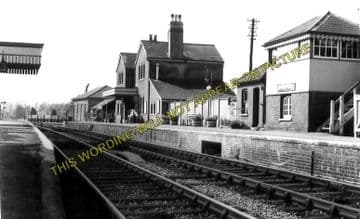 Alresford Railway Station Photo. Ropley - Itchen Abbas. Alton to Winchester (21)