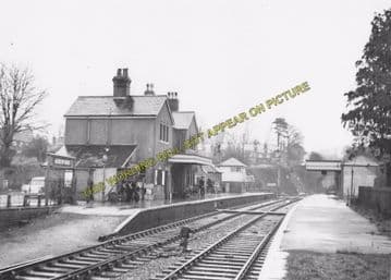 Alresford Railway Station Photo. Ropley - Itchen Abbas. Alton to Winchester (22)
