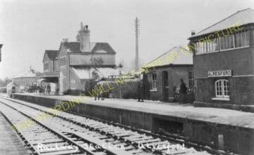 Alresford Railway Station Photo. Ropley - Itchen Abbas. Alton to Winchester (3)