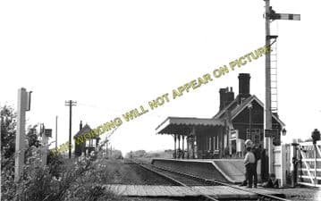 Althorne Railway Station Photo. Fambridge - Burnham-on-Crouch Line. (2)