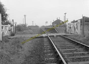 Althorne Railway Station Photo. Fambridge - Burnham-on-Crouch Line. (6)