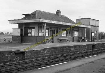 Alyth Junction Railway Station Photo. Ardler - Eassie. Coupar Angus Line. (11)