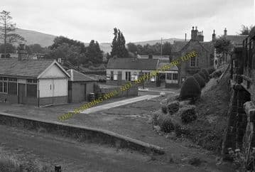 Alyth Junction Railway Station Photo. Ardler - Eassie. Coupar Angus Line. (2)