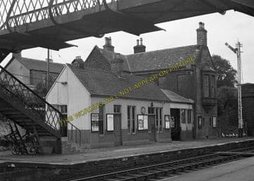 Alyth Junction Railway Station Photo. Ardler - Eassie. Coupar Angus Line. (5)