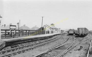 Amble Railway Station Photo. Broomhill and Chevington Line. North Eastern. (8).