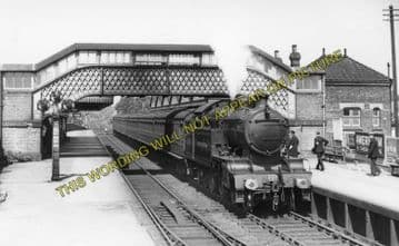 Amersham Railway Station Photo. Chalfont & Latimer - Great Missenden. (3)