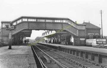 Amersham Railway Station Photo. Chalfont & Latimer - Great Missenden. (5)