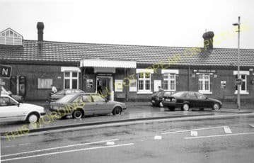 Amersham Railway Station Photo. Chalfont & Latimer - Great Missenden. (8)