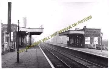 Angel Road Railway Station Photo. Wood Green to Ponder's End & Edmonton Line (3).