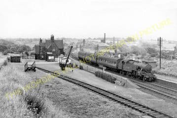 Appley Bridge Railway Station Photo. Gathurst - Parbold. Wigan to Burscough. (5)