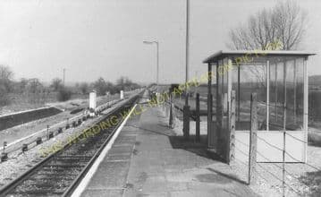Ascott-under-Wychwood Railway Station Photo. Charlbury - Shipton. (8)