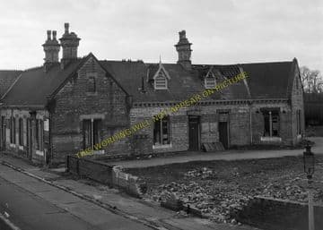 Ashchurch Railway Station Photo. Cleeve to Tewkesbury Bredon and Beckford. (17)