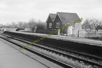 Ashchurch Railway Station Photo. Cleeve to Tewkesbury Bredon and Beckford. (18)