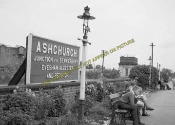 Ashchurch Railway Station Photo. Cleeve to Tewkesbury Bredon and Beckford. (22)