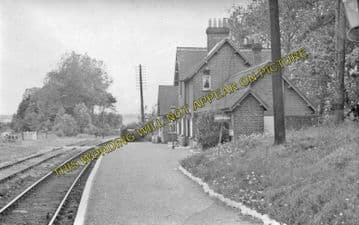 Ashey Railway Station Photo. Ryde - Haven Street. Newport Line. (2)