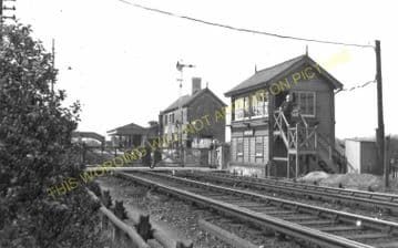 Ashtead Railway Station Photo. Epsom - Leatherhead. Sutton to Effingham Jc. (13)