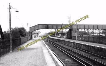 Ashtead Railway Station Photo. Epsom - Leatherhead. Sutton to Effingham Jc. (8)