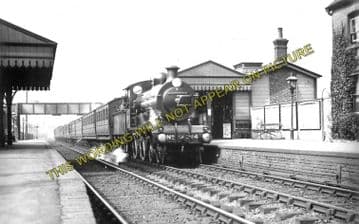 Ashtead Railway Station Photo. Epsom - Leatherhead. Sutton to Effingham Jc. (9)