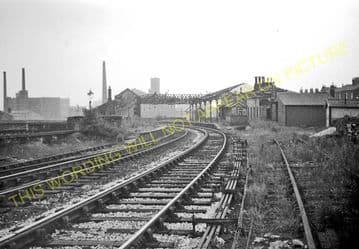 Ashton Park Parade Railway Station Photo. Stalybridge - Dukinfield. GCR.(2)